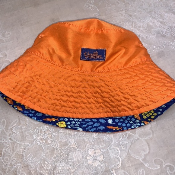 U V Skinz Baby Reversible Sun hat/bucket hat orange/blue with fish - Picture 3 of 11